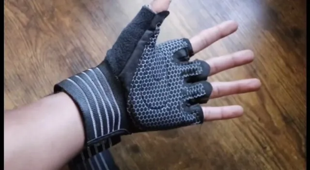 ihuan Workout Gloves Review: Weightlifting Grip and Support image 7