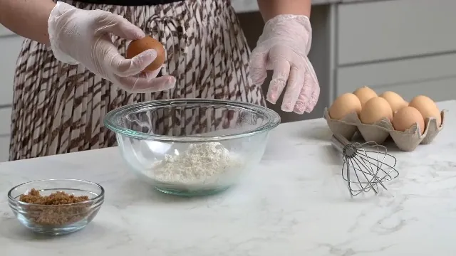 GUSTO Disposable Vinyl Gloves Review: Food Prep and Cleaning image 7