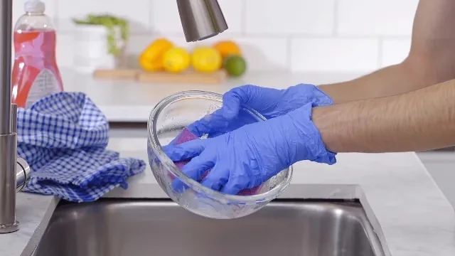 GUSTO Blue Nitrile Gloves Review: 4 Mil Disposable Gloves image 7
